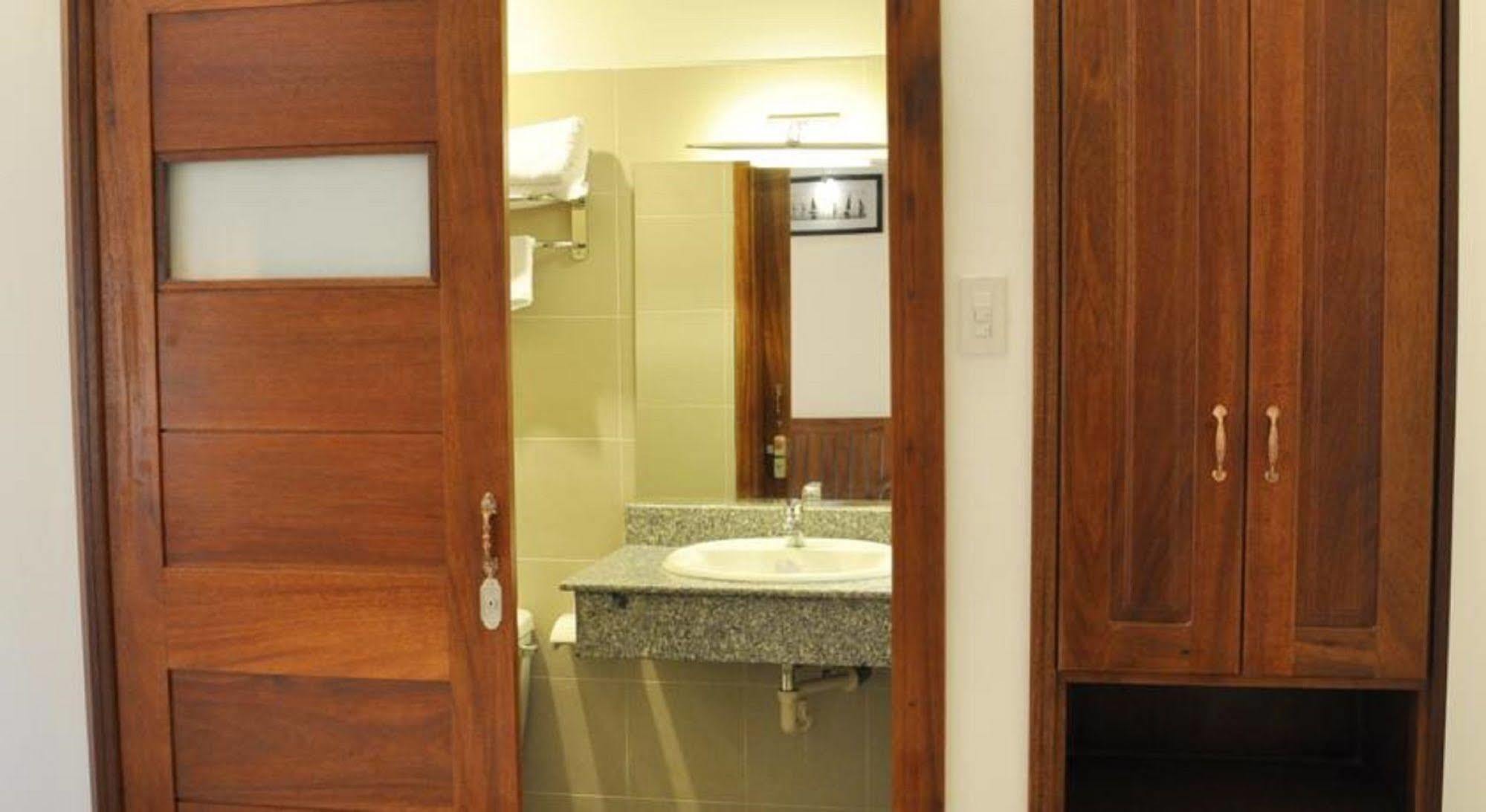 White Lion Hotel نها ترانج المظهر الخارجي الصورة